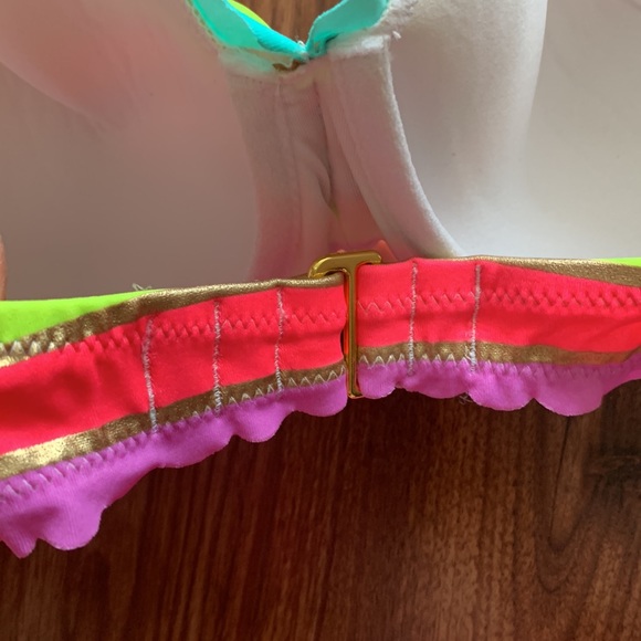 Victoria Secret Bikini - 36D top and Size L bottom - Picture 2 of 10